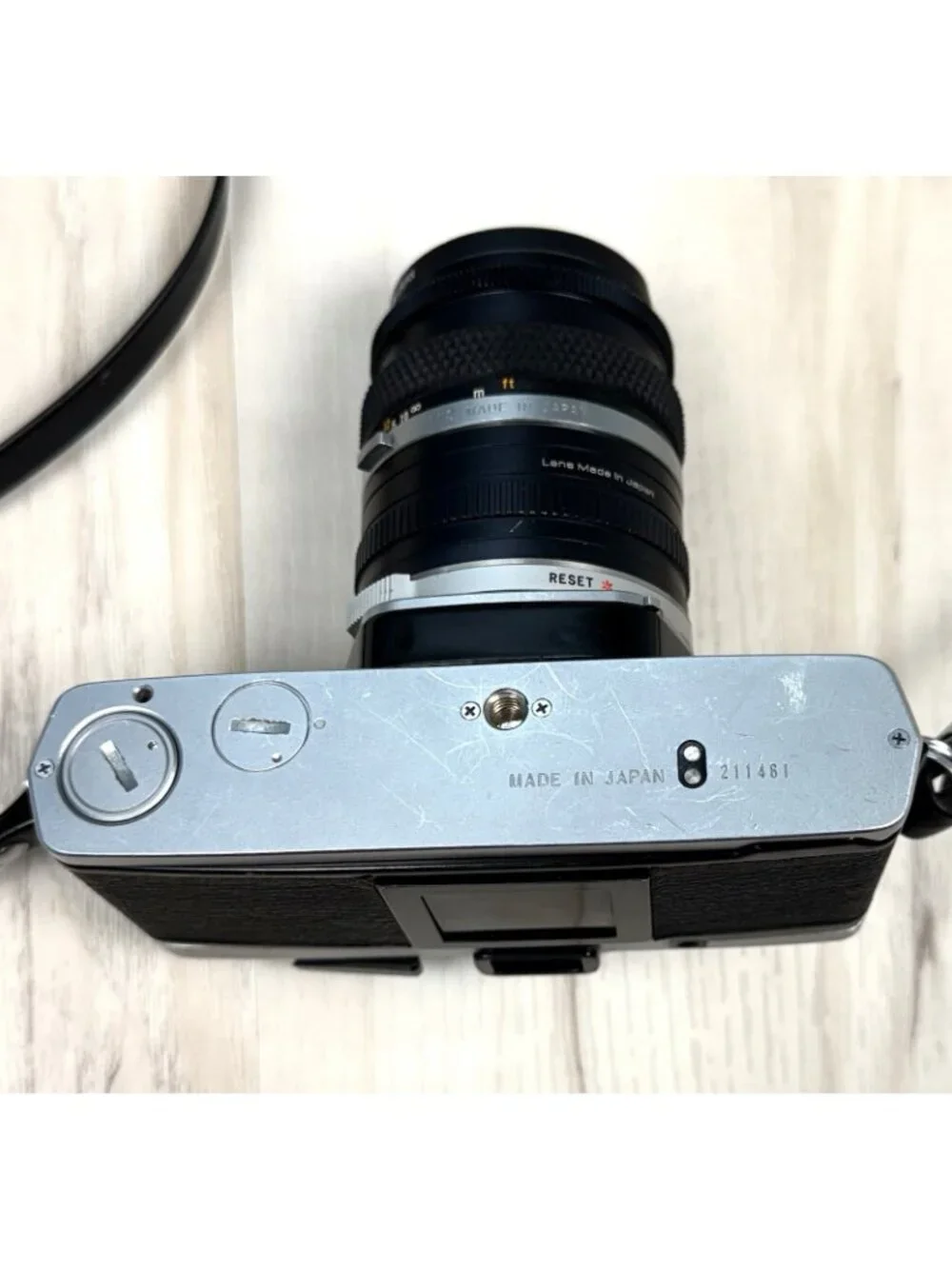 VTG OLYMPUS OM-2 SLR 35mm Film CAMERA w/ F-Zuiko 50mm f/1.8 Lens Strap UNTESTED